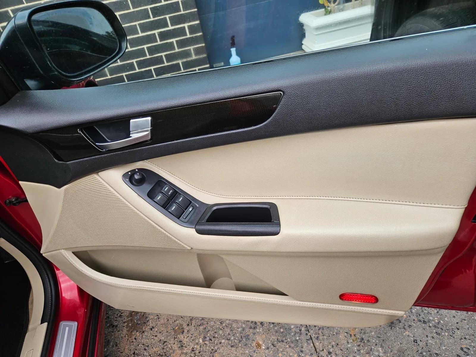 Decontaminated wheels and tyres after a detail