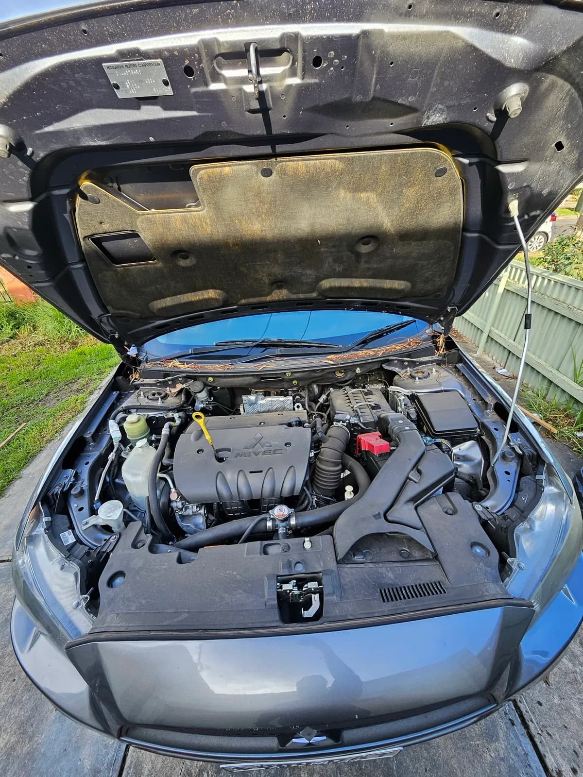 Fluid top-up during a mobile car service